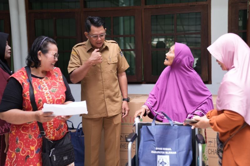 Pemkab Sleman Salurkan Bantuan Kursi Roda dan Kruk untuk Warga Melalui Program JPS