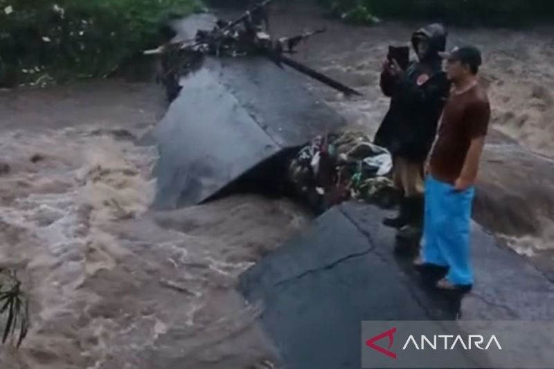 Tanggul Irigasi Rejang Lebong Jebol Akibat Hujan Deras, Ratusan Hektare Sawah Terancam Kekeringan