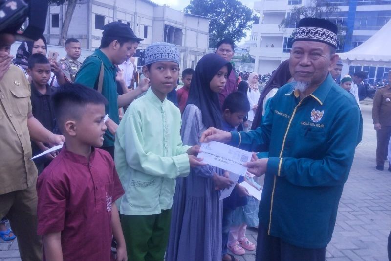 Baznas Kendari Salurkan Santunan Rp12,5 Juta untuk Anak Yatim Piatu di Bulan Ramadhan