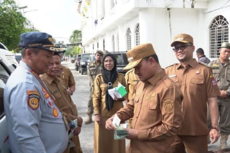 Wali Kota Tanjungbalai Periksa Kendaraan Dinas: Pastikan Taat Pajak dan Layak Jalan