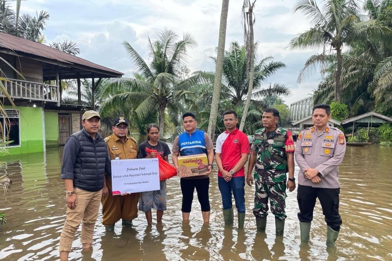 PHR Salurkan 8.000 Liter Air Bersih untuk Korban Banjir Rumbai, Pekanbaru