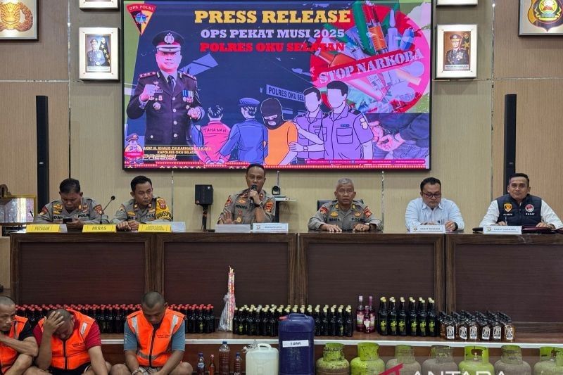 Polres OKU Selatan Sita 220 Botol Miras dan Tangkap Bandar Narkoba Selama Operasi Pekat Musi 2025