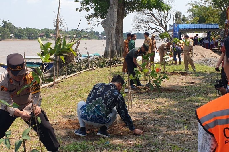 Pemkot Palembang Galakkan Gotong Royong, Cegah Banjir dan Tingkatkan Kesehatan Warga