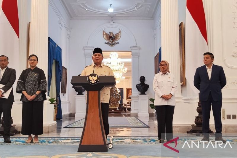 Presiden Prabowo Teken PP: THR dan Gaji ke-13 ASN Cair 2025!