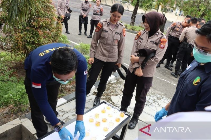 Tes Urine Cegah Penyalahgunaan Narkoba di Internal Polresta Palangka Raya