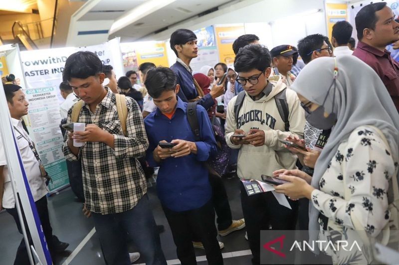 DPRD DKI Jakarta Desak Pemprov Perbanyak Bursa Kerja Amid PHK Massal