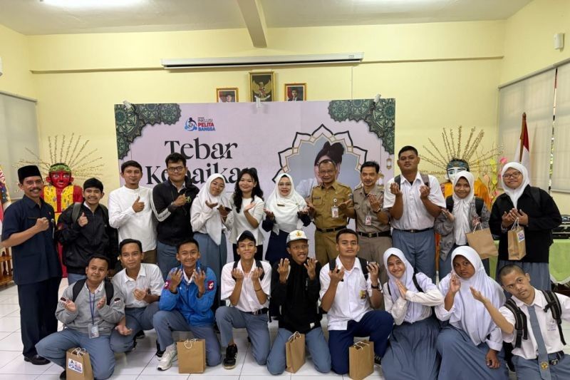 268 Siswa SLBN 7 Jakarta Terima Bantuan Makanan Sehat dan Bergizi