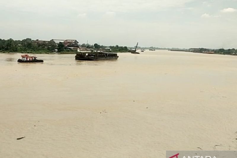 Kualitas Air Sungai Batanghari Jambi Membaik, Tapi Belum Optimal