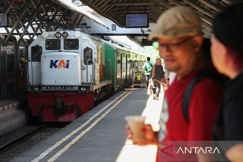 KAI Jual 1,8 Juta Tiket Kereta Api untuk Lebaran 2025, Rute Padat Diminta Cari Alternatif