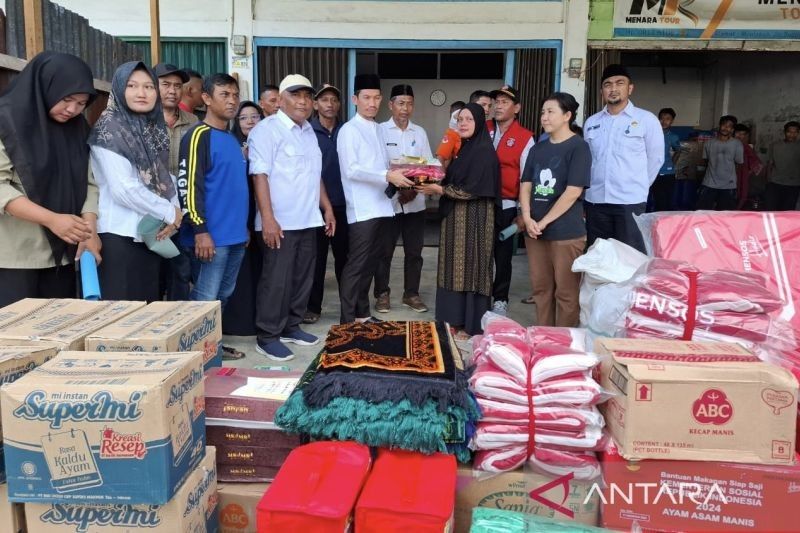 Pemkab Aceh Barat Salurkan Bantuan untuk Korban Puting Beliung di Desa Pasar Aceh