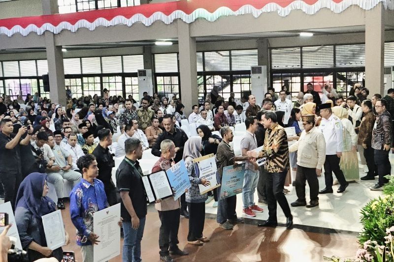 Menteri UMKM Luncurkan Festival Kemudahan dan Perlindungan Usaha Mikro di Pontianak