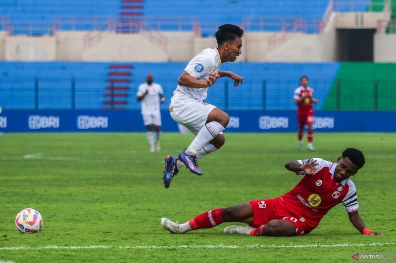 Ze Gomes Optimistis Arema FC Raih Kemenangan atas Barito Putera Meski Persiapan Mepet