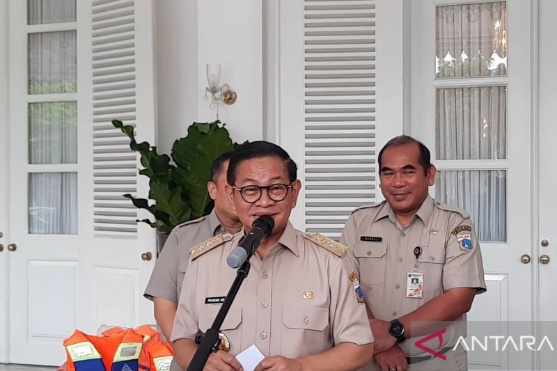 Pemprov DKI Jakarta Bangun Tanggul Antisipasi Banjir Rob Pasca Lebaran 2025