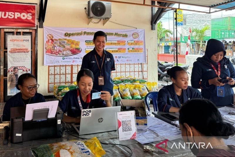 4.525 Kg Beras Terjual dalam Operasi Pasar Murah di Papua Barat