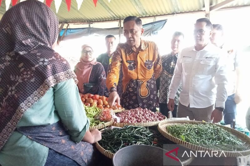 Wabup Bantul Pantau Stok Jelang Lebaran: Harga Cabai Meroket!