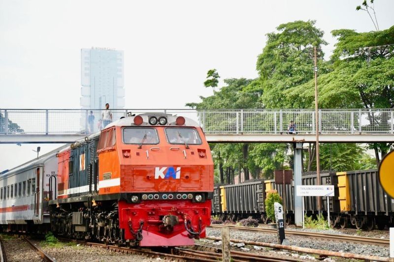 Penambahan Rangkaian KA Rajabasa Menunggu Izin Kementerian Perhubungan