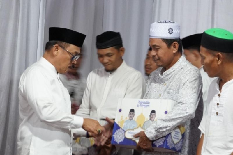 Gubernur Sulbar Bagikan 1.000 Paket Sembako di Majene, Wujud Kepedulian di Bulan Ramadhan