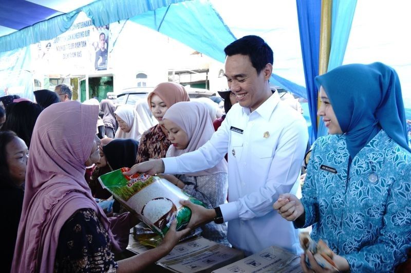 Pemkab OKI Gencarkan Operasi Pasar Jelang Lebaran 2025: Harga Bahan Pokok Terkendali?