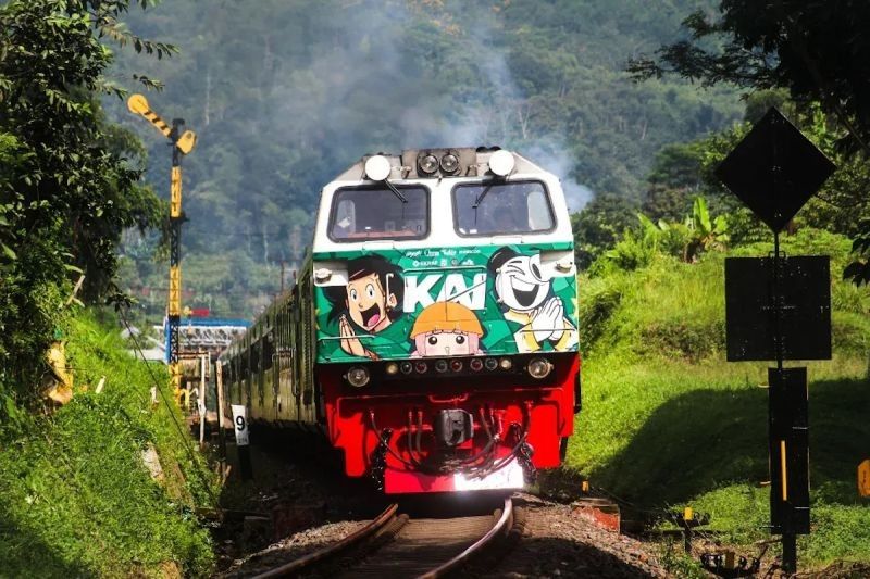 KAI Percantik Kereta Api dengan Livery Tematik Idul Fitri, Gandeng Kemenparekraf dan IP Lokal