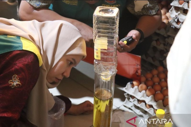 Satgas Pangan Kaltim Temukan Minyak Goreng Kemasan Kekurangan Takaran di Balikpapan