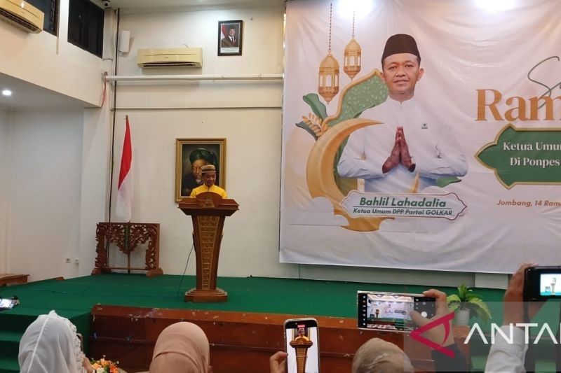 Menteri Bahlil Lahadalia Safari Ramadhan di Pesantren Tebuireng: Silaturahmi dan Doa untuk Bangsa