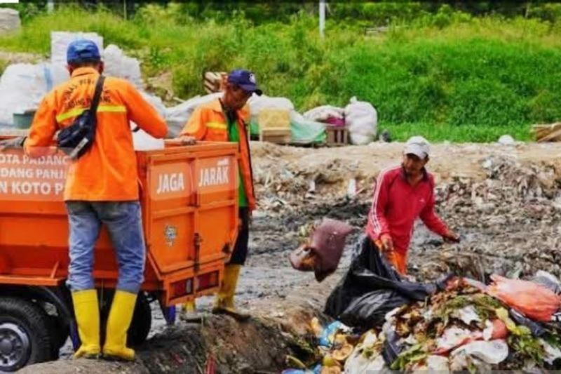 DLH Padang Tingkatkan Pengangkutan Sampah Antisipasi Lonjakan Selama Ramadhan