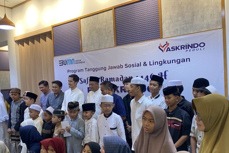 Askrindo Gelar Safari Ramadhan, Berbagi Kebahagiaan dengan 54 Anak Yatim di Surabaya