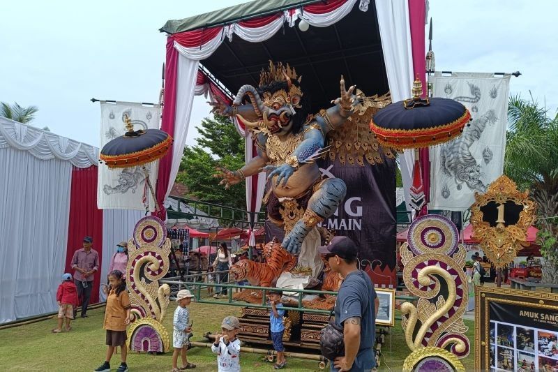 Parade Ogoh-Ogoh Tabanan: Pesan Lestari Lingkungan di Balik Karya Seni Raksasa