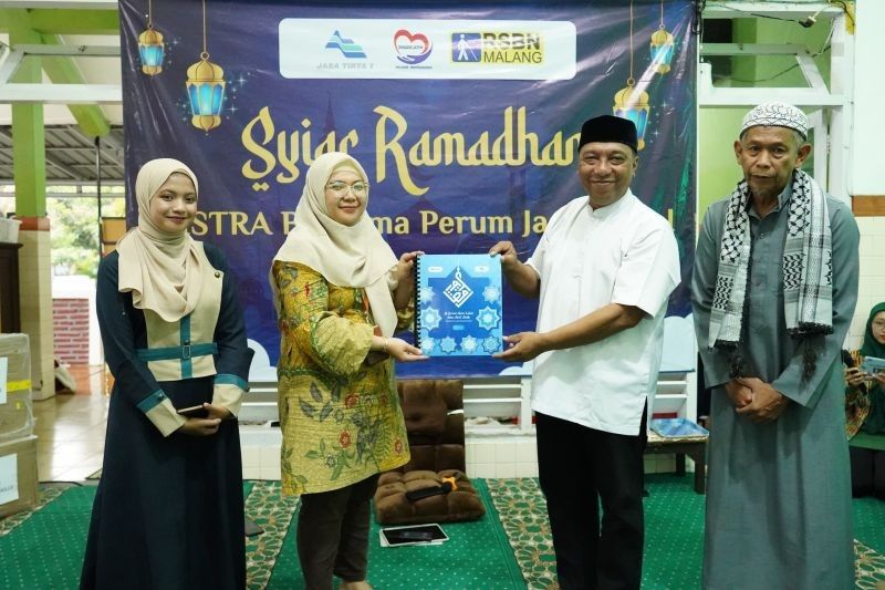 PJT I Wakafkan Al-Quran Braille untuk Penyandang Disabilitas Netra di Malang