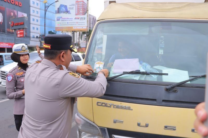 Polresta Bandarlampung Ajak Pemudik Hubungi 110 untuk Mendapatkan Bantuan