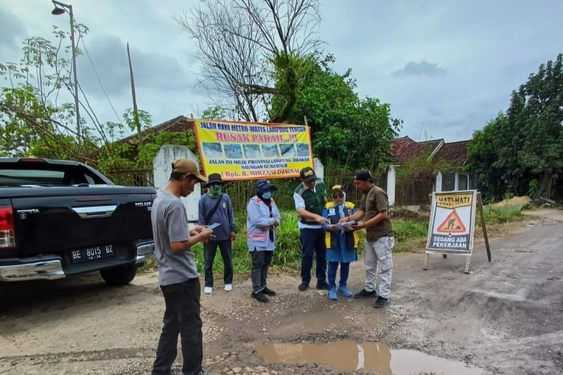 Pemprov Lampung Perbaiki Jalan Metro-Wates Meski Bukan Prioritas