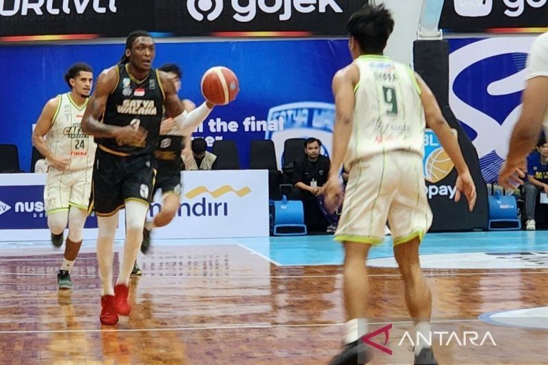 Pacific Caesar Surabaya Taklukkan Satya Wacana Salatiga di IBL 2025