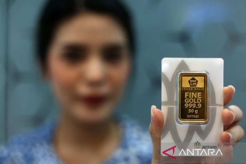 Harga Emas Antam Naik Tipis, Sentuh Rp1,741 Juta per Gram