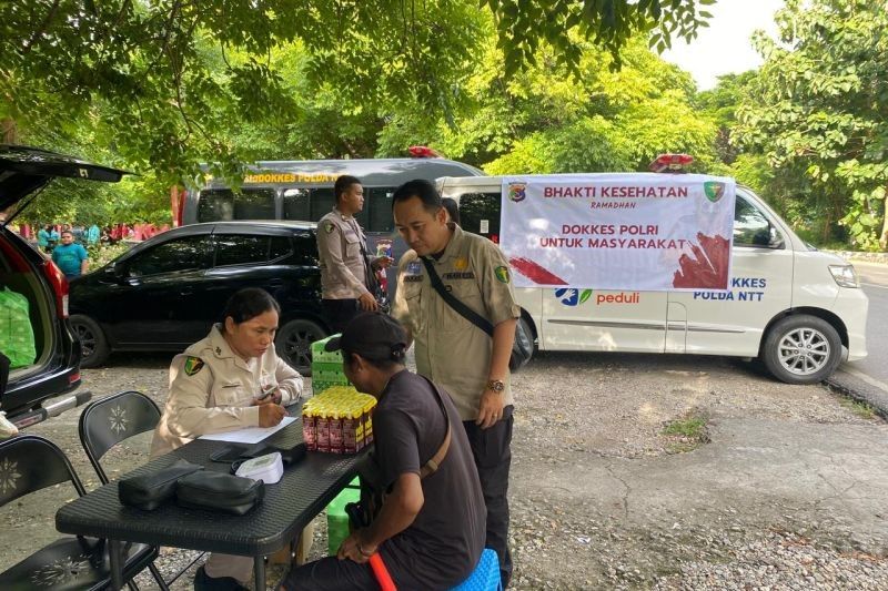 Polda NTT Gelar Bakti Sosial Kesehatan Ramadhan: Layanan Gratis untuk Masyarakat Kupang