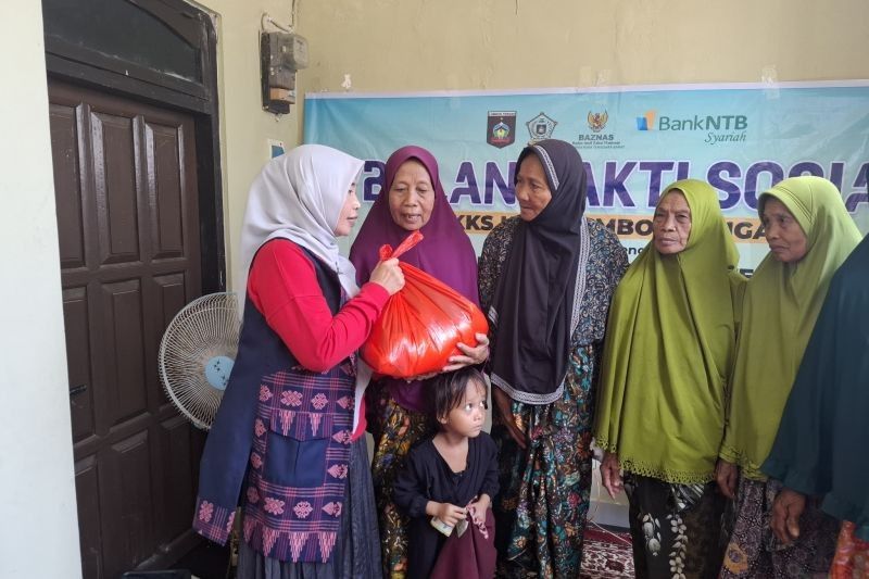 LKKS Lombok Tengah Salurkan 480 Paket Sembako untuk Lansia di Bulan Ramadhan