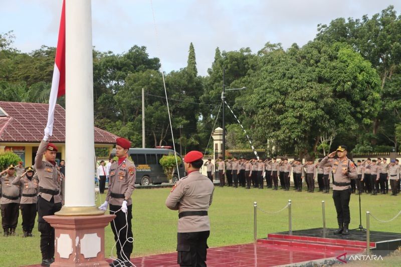 Polres Bangka Tengah Gelar Upacara HKN, Berikan Penghargaan Personel Berprestasi