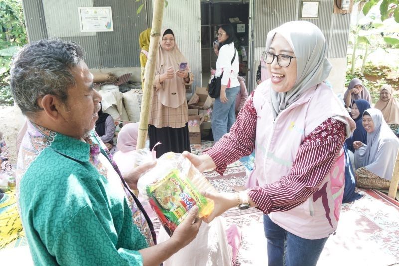 Srikandi PLN Kalselteng Bagikan Sembako di Bulan Ramadhan: Wujud Kepedulian di Tengah Masyarakat