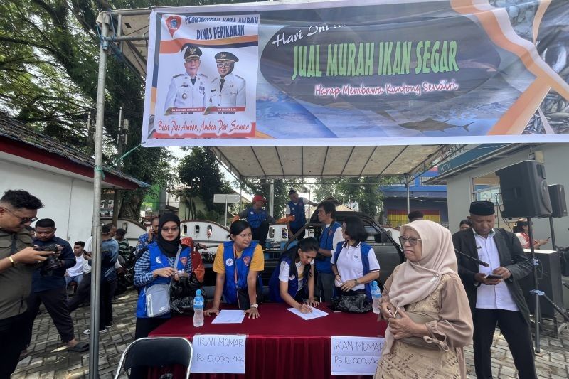 DKP Ambon Gelar Operasi Pasar Ikan Murah Jelang Hari Raya, Tekan Inflasi!