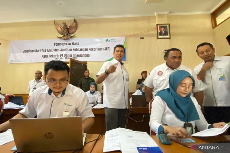 BPJS Ketenagakerjaan Cairkan Rp45 Miliar untuk 2.069 Pekerja PT Danbi Internasional yang PHK