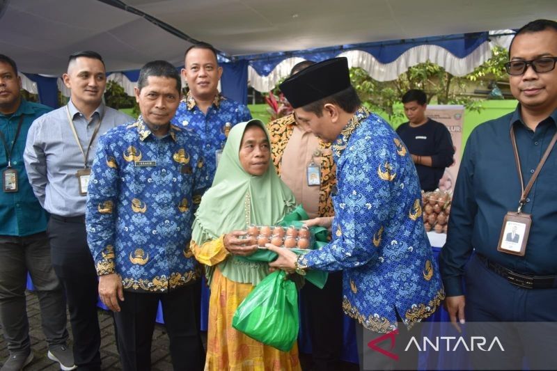 Pemkot Pontianak Gelar Operasi Pasar, 2.500 Paket Pangan Murah untuk Warga Pontianak Utara