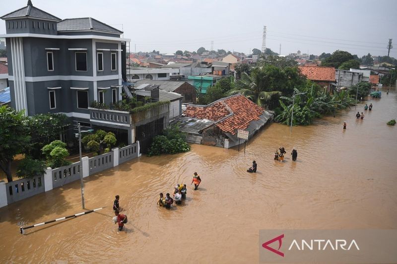 Banjir Jakarta: 29 RT Terendam, Ketinggian Air Capai 2,5 Meter!