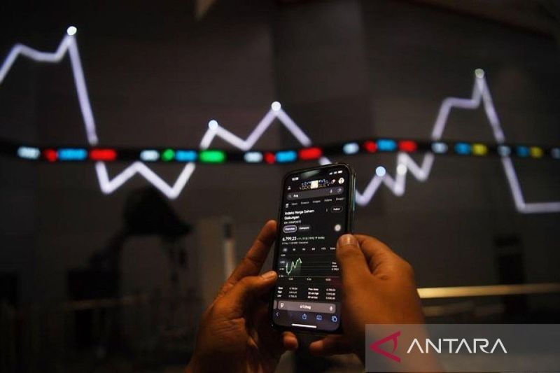 IHSG Hari Ini Melemah, Investor Antisipasi Kenaikan Suku Bunga