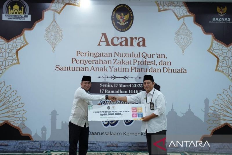 Kemenko Polkam Salurkan Zakat Profesi Melalui Baznas, Berkah Ramadan di Masjid Daarussalaam