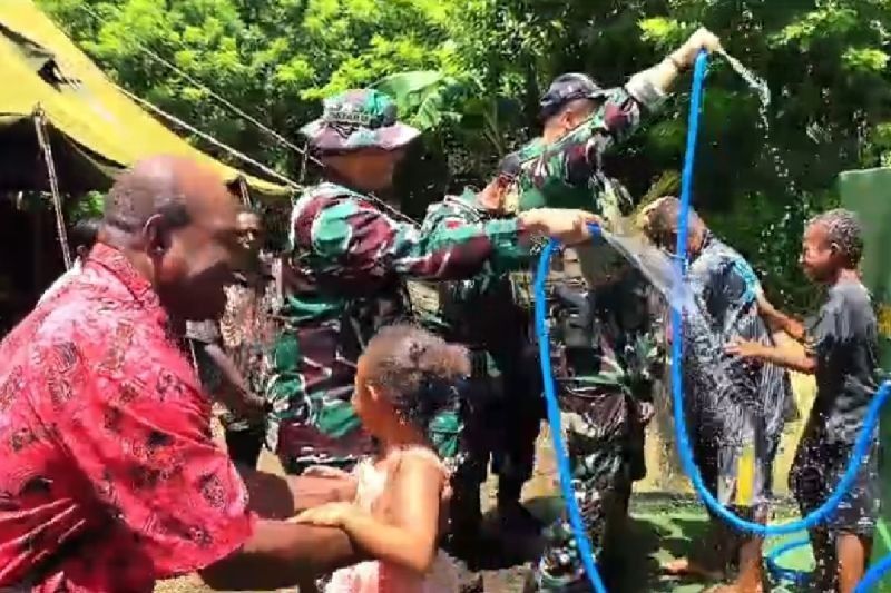 Prajurit Yonif 312/Kala Hitam Bangun Sumur Bor di Perbatasan RI-PNG, Wujudkan Manunggal Air