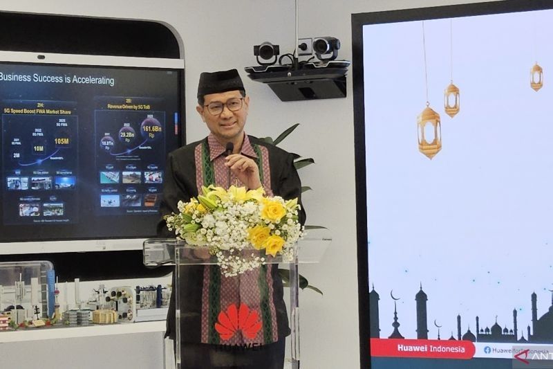 Teladani Rasulullah di Era Digital: Staf Ahli Menkominfo Ajak Insan Pesantren Hindari Konten Negatif