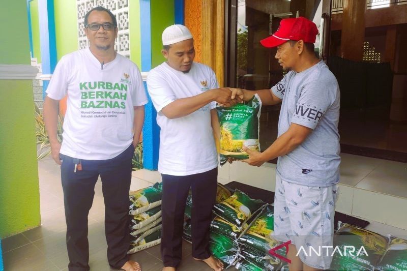 Baznas Papua Barat Salurkan 5.200 Sak Beras Zakat Fitrah untuk 9 Wilayah