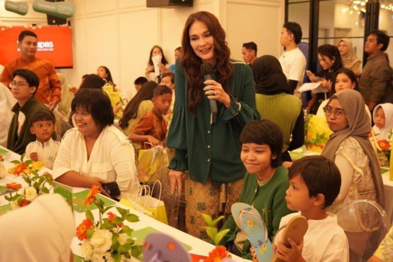 Havaianas dan Yayasan Luna Maya Salurkan Donasi Rp10 Juta untuk Pendidikan Anak Jalanan