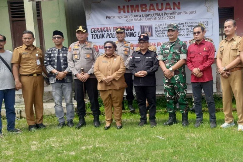 Wamendagri Tinjau PSU Siak, Pastikan Pemilu Berjalan Lancar dan Transparan