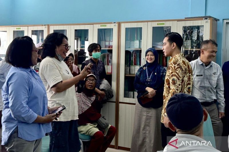 Wapres Gibran Tinjau Cek Kesehatan Gratis di Cibinong, Dorong Sinergi Pemerintah