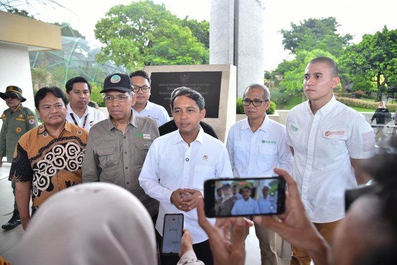 Menhut Bantah Penutupan TNBTS Terkait Temuan Ladang Ganja: Kerja Sama dengan Kepolisian Ungkap Kasus